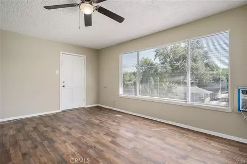 Living - 3505 Spring St, Paso Robles, CA 93446 photo 4 of 7