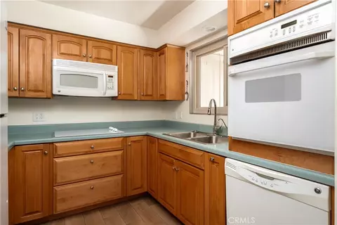Kitchen - 320 N Fairview Avenue 5, Goleta, CA 93117 photo 2 of 2