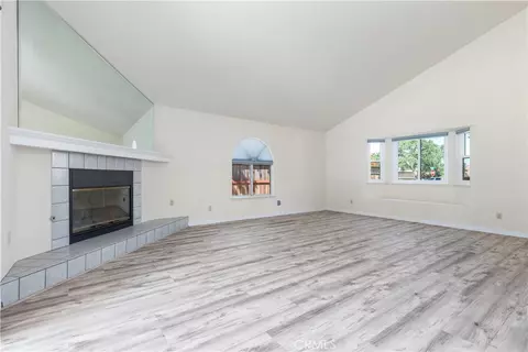 Living - 1204 Sunrise Ct, Paso Robles, CA 93446 photo 3 of 3