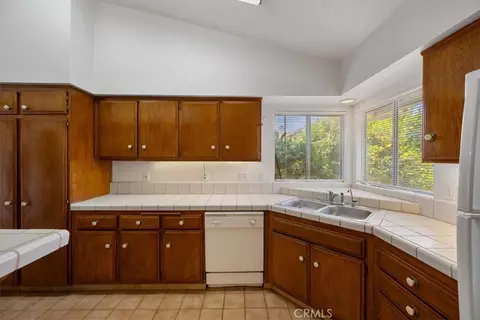 Kitchen - 1340 Jason Dr, Lompoc, CA 93436 photo 2 of 4