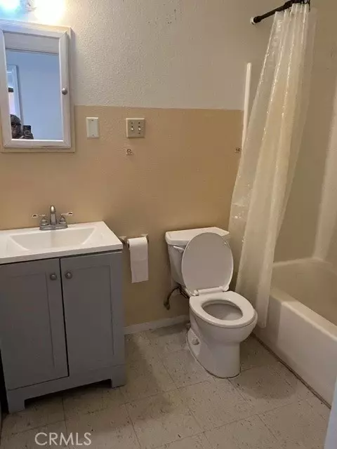 Bath - 1810 Ocean, Oceano, CA 93445 photo 2 of 3