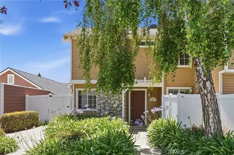 2473 Village Grn, Santa Maria, CA 93455