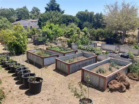 Exterior - 182 E Chestnut, Nipomo, CA 93444 photo 9 of 16