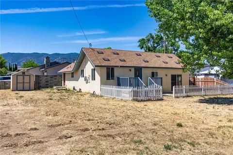 302 W C, Tehachapi, CA 93561