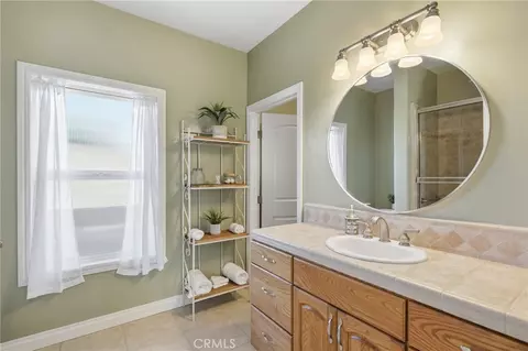 Bath - 220 Cook Ct, Templeton, CA 93465 photo 2 of 3