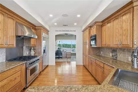 Kitchen - 220 Cook Ct, Templeton, CA 93465 photo 4 of 4