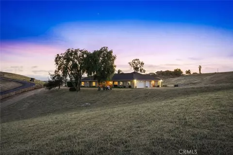 Exterior - 220 Cook Ct, Templeton, CA 93465 photo 2 of 8