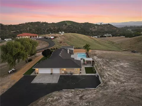 View/Area - 220 Cook Ct, Templeton, CA 93465 photo 4 of 6