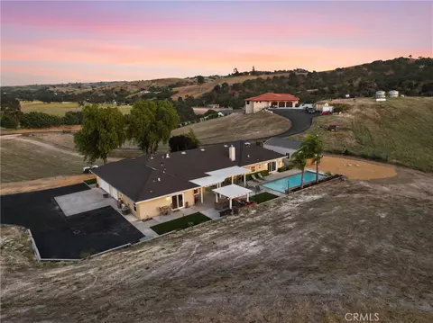 View/Area - 220 Cook Ct, Templeton, CA 93465 photo 3 of 6