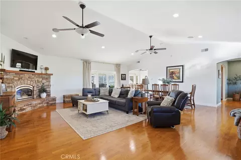Living - 220 Cook Ct, Templeton, CA 93465 photo 1 of 2