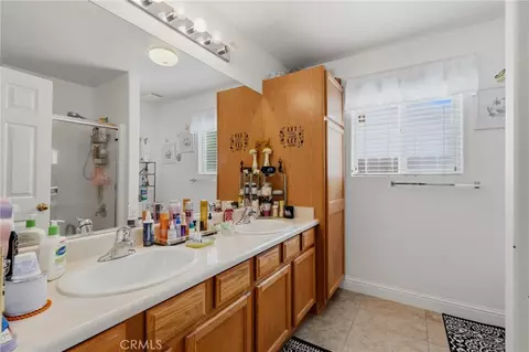 Bath - 3728 E School, Visalia, CA 93292 photo 2 of 3