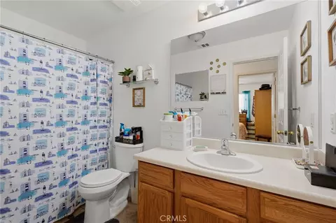 Bath - 3728 E School, Visalia, CA 93292 photo 1 of 3