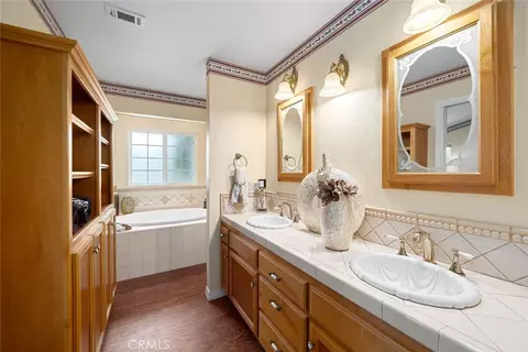 Bath - 640 Black Ridge Ln, Nipomo, CA 93444 photo 1 of 5