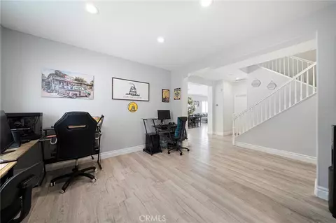 Entry Way - 17889 Orangewood Ln, Riverside, CA 92503 photo 2 of 3