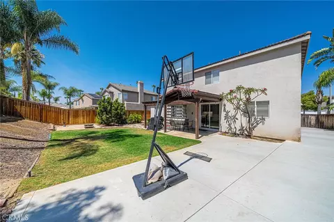 Exterior - 17889 Orangewood Ln, Riverside, CA 92503 photo 4 of 6