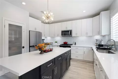 Kitchen - 17889 Orangewood Ln, Riverside, CA 92503 photo 4 of 4