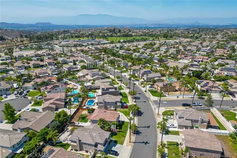 View/Area - 17889 Orangewood Ln, Riverside, CA 92503 photo 5 of 6