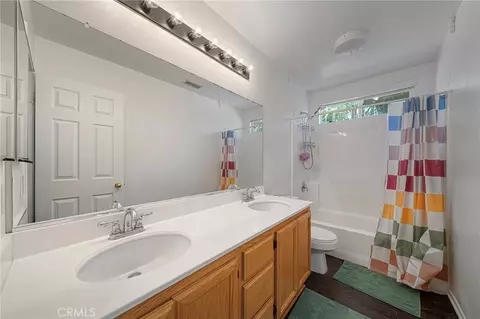 Bath - 17889 Orangewood Ln, Riverside, CA 92503 photo 3 of 3