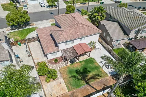 View/Area - 17889 Orangewood Ln, Riverside, CA 92503 photo 4 of 6