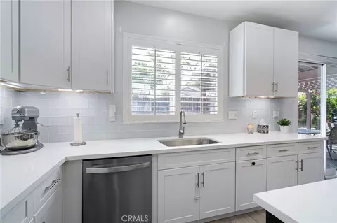 Kitchen - 17889 Orangewood Ln, Riverside, CA 92503 photo 3 of 4