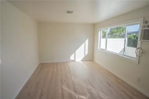 Living - 714 Tanner Dr #B4, Paso Robles, CA 93446 photo 2 of 2