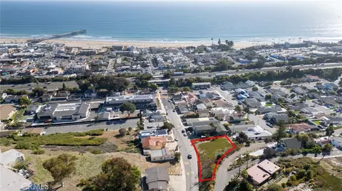 581 Wadsworth Ave, Pismo Beach, CA 93449