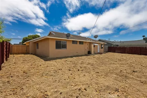 Exterior - 405 N V, Lompoc, CA 93436 photo 7 of 8