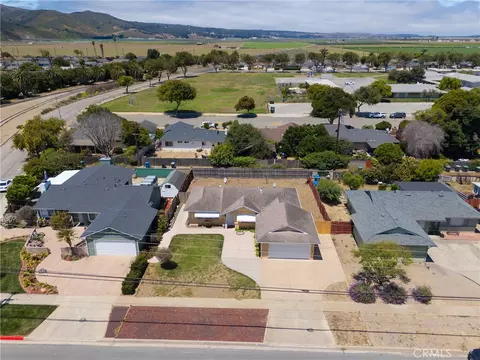 View/Area - 405 N V, Lompoc, CA 93436 photo 2 of 7