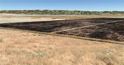 11 Between Loken 7th Standard Rd, Buttonwillow, CA 93206 photo 2