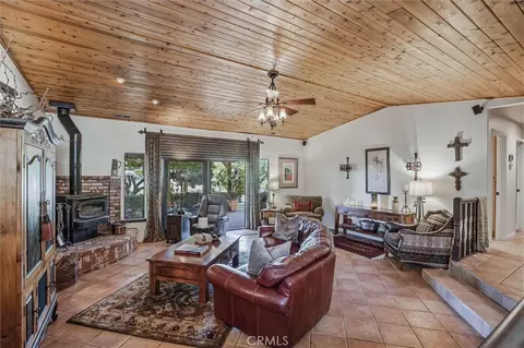 Living - 1695 Southfork, Paso Robles, CA 93446 photo 4 of 4