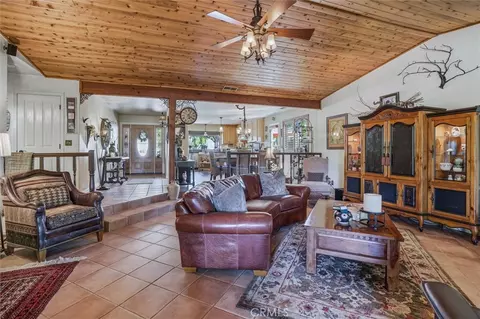 Living - 1695 Southfork, Paso Robles, CA 93446 photo 2 of 4