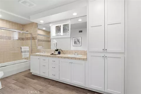 Bath - 4582 4th St, Carpinteria, CA 93013 photo 5 of 5