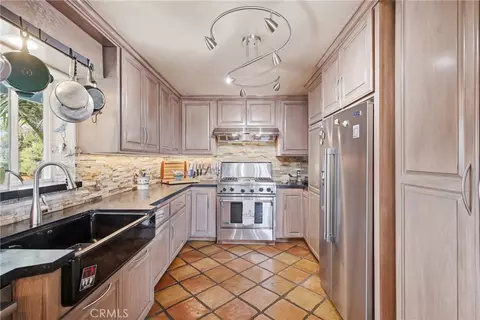Kitchen - 4582 4th St, Carpinteria, CA 93013 photo 3 of 6