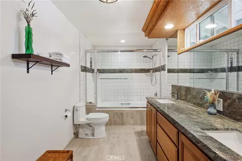 Bath - 4582 4th St, Carpinteria, CA 93013 photo 3 of 5