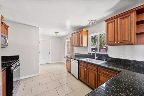 907 W Olive Ave, Redlands, CA 92373 photo 16