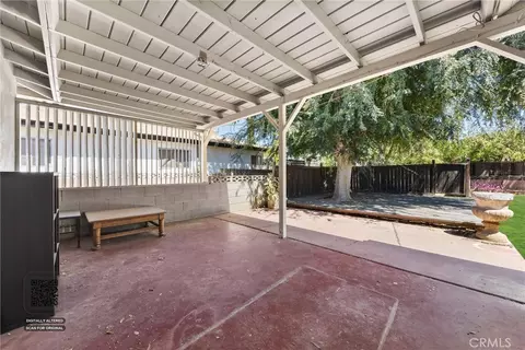 907 W Olive Ave, Redlands, CA 92373 photo 31