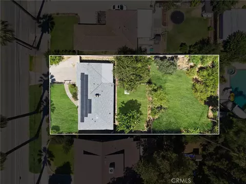 907 W Olive Ave, Redlands, CA 92373 photo 3