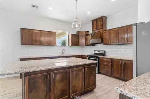 Kitchen - 14111 Danbur, Bakersfield, CA 93311 photo 3 of 3
