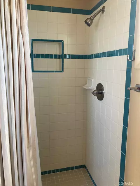 Bath - 953 Anchor St, Morro Bay, CA 93442 photo 1 of 2