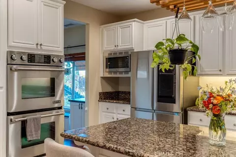 Kitchen - 322 Montebello Oaks, Paso Robles, CA 93446 photo 10 of 10