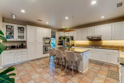 Kitchen - 322 Montebello Oaks, Paso Robles, CA 93446 photo 8 of 10