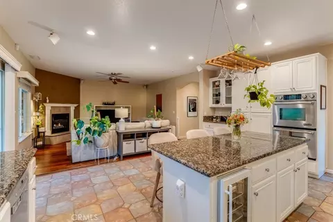 Kitchen - 322 Montebello Oaks, Paso Robles, CA 93446 photo 7 of 10