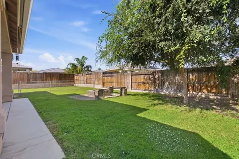Exterior - 405 Hillard, Taft, CA 93268 photo 4 of 11