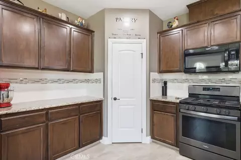 Kitchen - 405 Hillard, Taft, CA 93268 photo 5 of 5