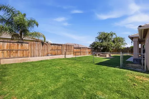 Exterior - 405 Hillard, Taft, CA 93268 photo 9 of 11