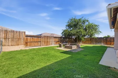 Exterior - 405 Hillard, Taft, CA 93268 photo 5 of 11