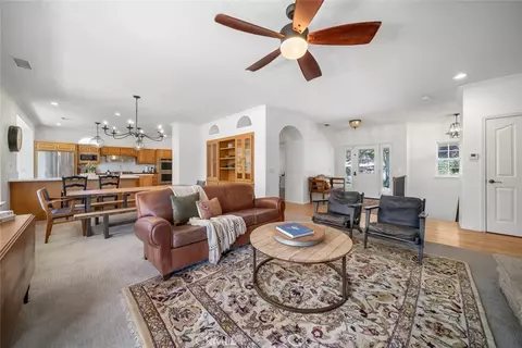 Living - 1457 Brambles Ct, Templeton, CA 93465 photo 2 of 4