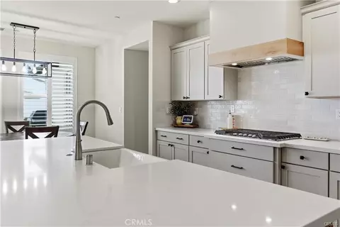 Kitchen - 16729 Starview Ct, Bakersfield, CA 93314 photo 3 of 4