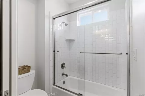 Bath - 16729 Starview Ct, Bakersfield, CA 93314 photo 2 of 5