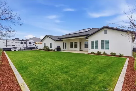 Exterior - 16729 Starview Ct, Bakersfield, CA 93314 photo 5 of 8